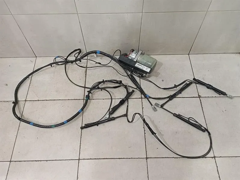 FERRARI CALIFORNIA T F149 14-17 HYDRAULIC PUMP 81307700 HYDRAULIC PUMP