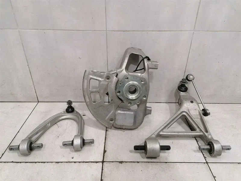 Ferrari GTC4 Lusso F151M Left Front Hub 268377 Wheel Bearing Housing Front Left -