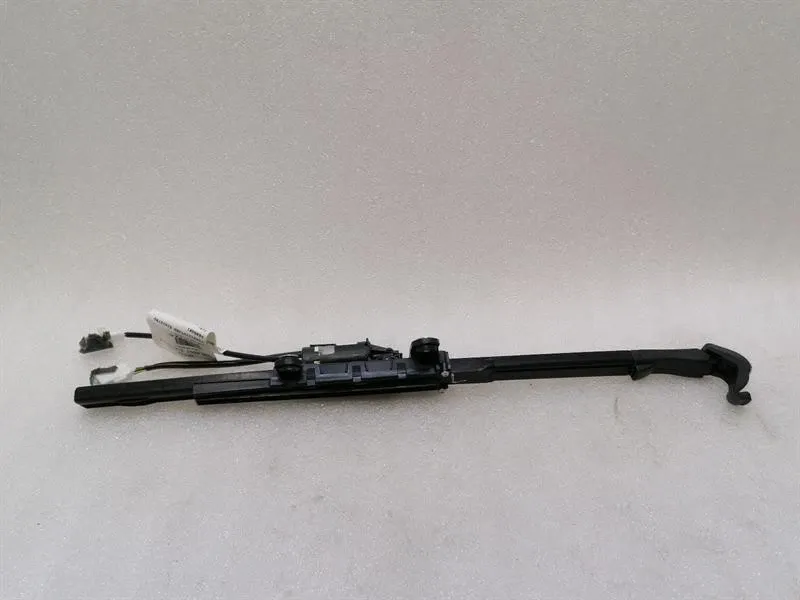 Ferrari GTC4 Lusso F151M Left Seatbelt Feeder 82251900 Belt Extension Left-