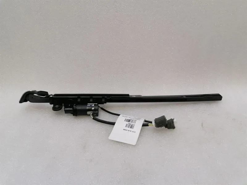 Ferrari GTC4 Lusso F151M Right Seatbelt Feeder 81913500 Belt Extension-