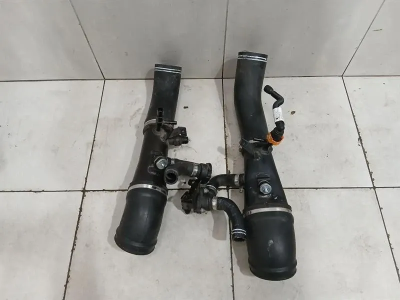 Ferrari GTC4 Lusso T 3.9 V8 F151M Pipe 339145 FAULTY Pants-