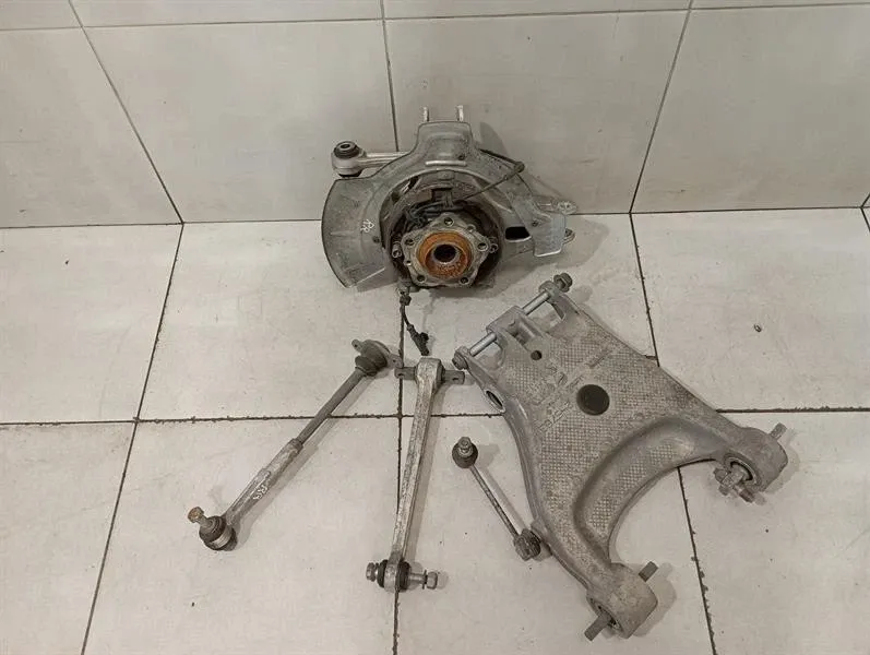 Ferrari California T F149 Right Rear Hub 294851 F12 GTC4 Rear Wheel Bearing Housing