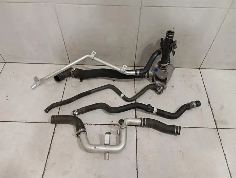 Ferrari GTC4 Lusso F151M Thermostat Housing Cooling Pipe 262913 Water Hose-