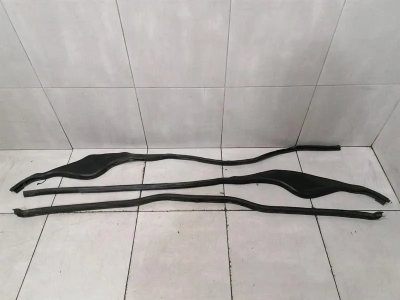 Ferrari GTC4 Lusso F151M Engine Bay Seal 88031200 Gaskets Set-