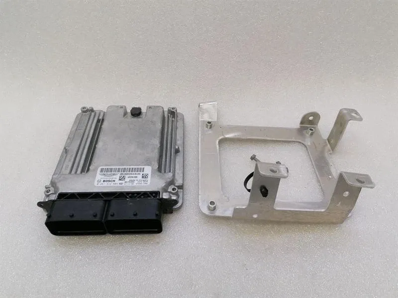 Aston Martin DBS AM7 18-24 Engine ECU A0939010800 Engine Control Unit 5.2 V12-
