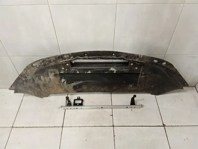 Aston Martin DBS SUPERLEGGERA AM7 Undertray KY73-11464-AE Underbody Trim