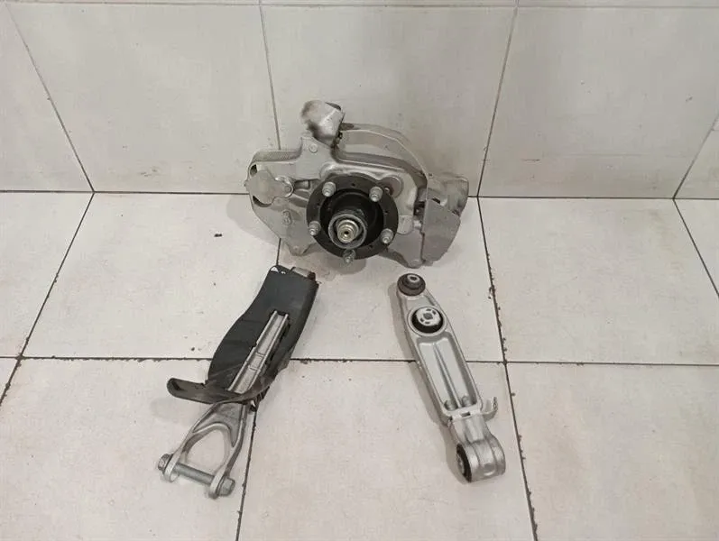 Porsche 911 991 GT3RS Mk1 Left Front Hub 99134165780 Wheel Bearing Housing Front Li-