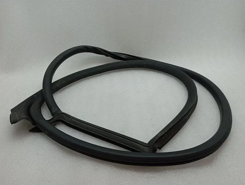 Audi R8 4S V10 RWD left door seal 4S8831707 door seals left-