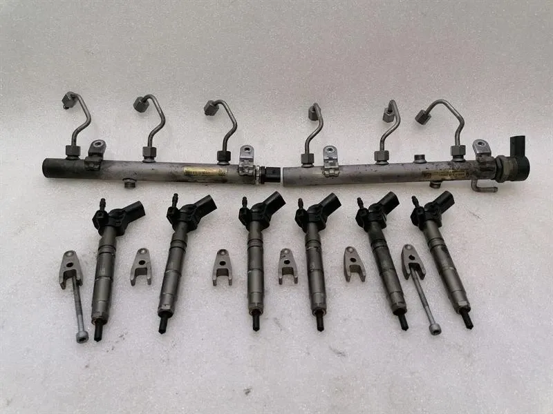 MERCEDES W219 M642 Fuel Rail A6420702695 Fuel Injector Injector A642070-