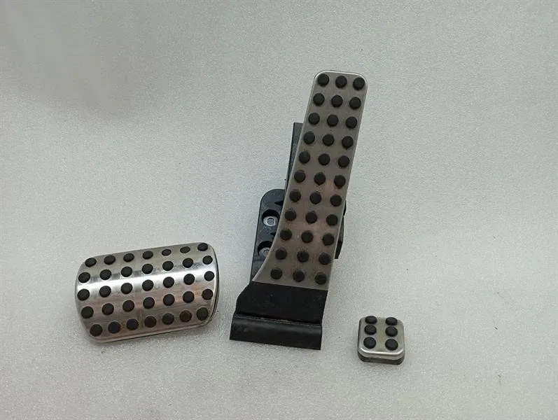 Mercedes C Class W204 Throttle Pedal (Electrical) A2043000200 Throttle-