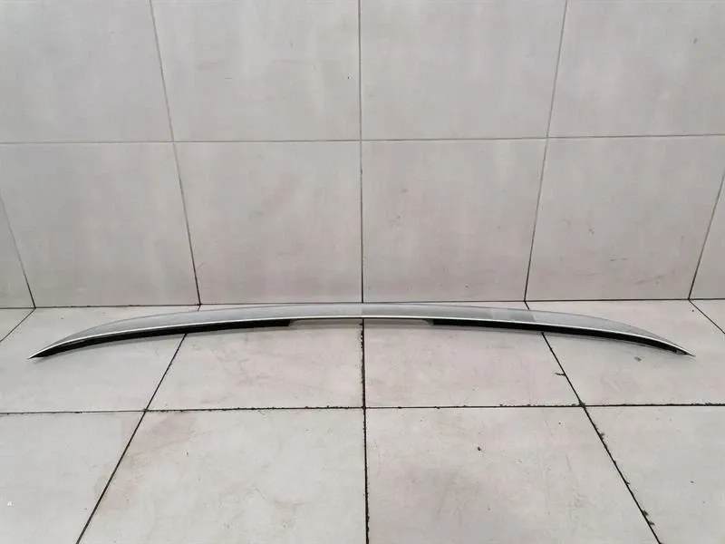 Mercedes SL R230 rear spoiler Taiwan rear spoiler defect-