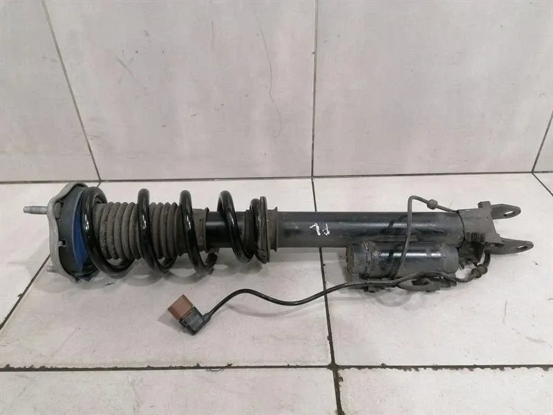 Mercedes C63 AMG W205 Shock Absorber FLH A2053207103 Front Shock Absorber L-