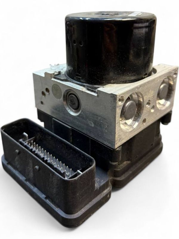 31317074 P31317074 ABS hydraulic unit / pump VOLVO V40 (2012-2019)