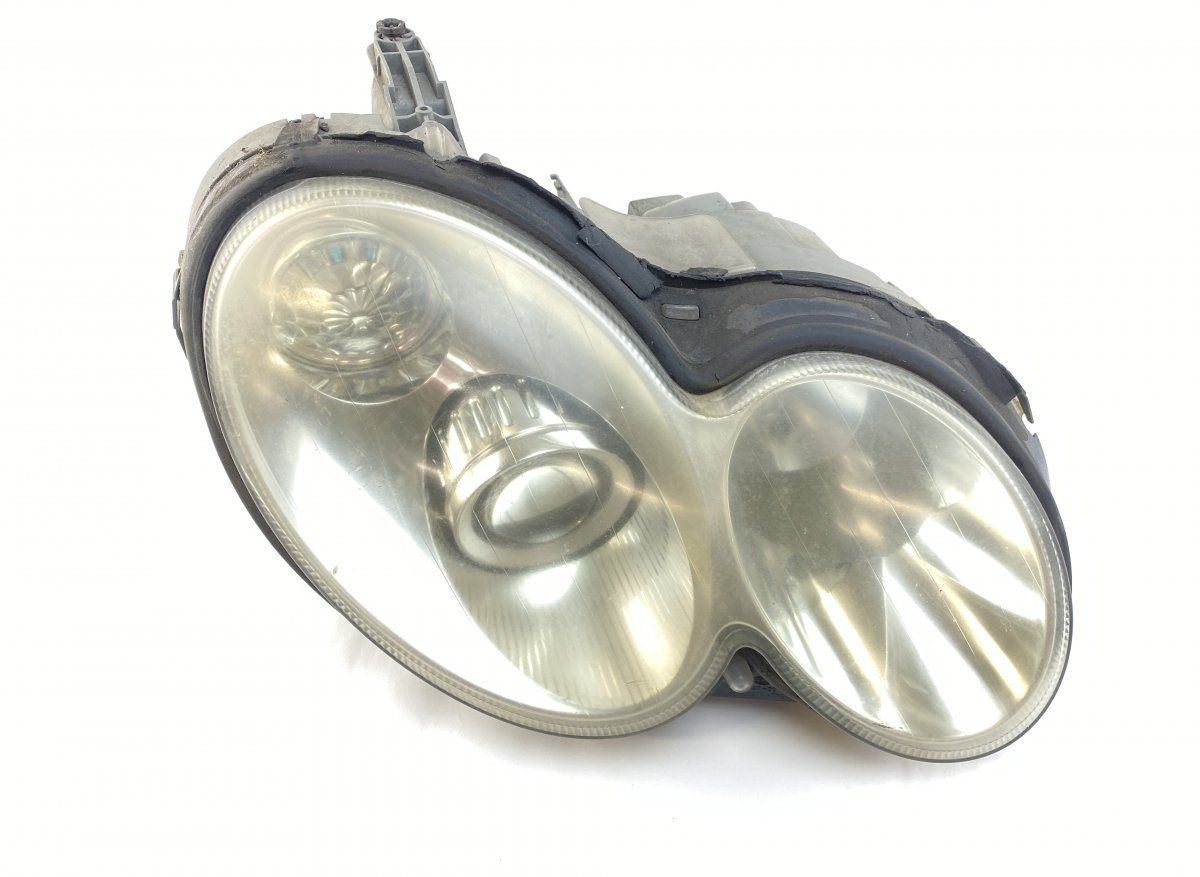 A2098204061 Headlight right MERCEDES-BENZ CLK (C209) (2002-2010)