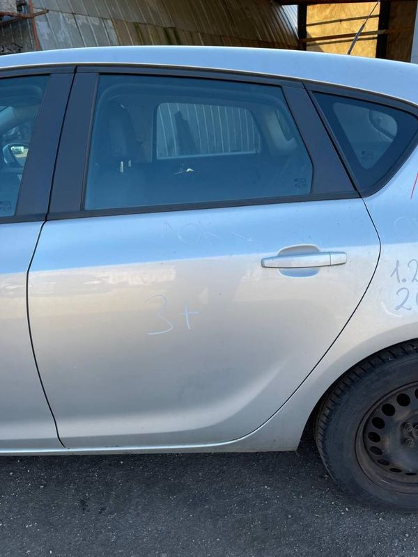 124109 128102 Door Rear  Left OPEL ASTRA J (P10) (2009-2015)