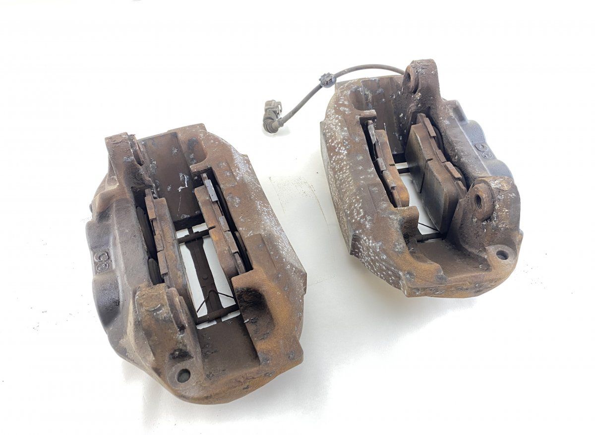 4773050210 4775050210 Brake caliper front set LEXUS LS (_F4_) (04.06-)