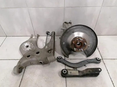 Range Rover Sport L494 Left Rear Hub LR043594 Wheel Bearing Housing Rear Left -