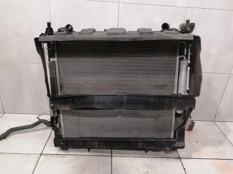 Land Rover Range Rover Sport L494 Radiator Pack LR162110 Radiator Pack SVR 5.0-