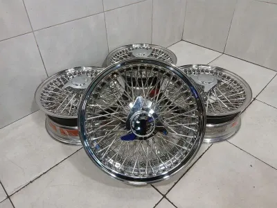 Aston Martin Vantage AM 3 1973-1978 Alloy Wheel Set XW474 Jaguar Alloy Wheel Set-