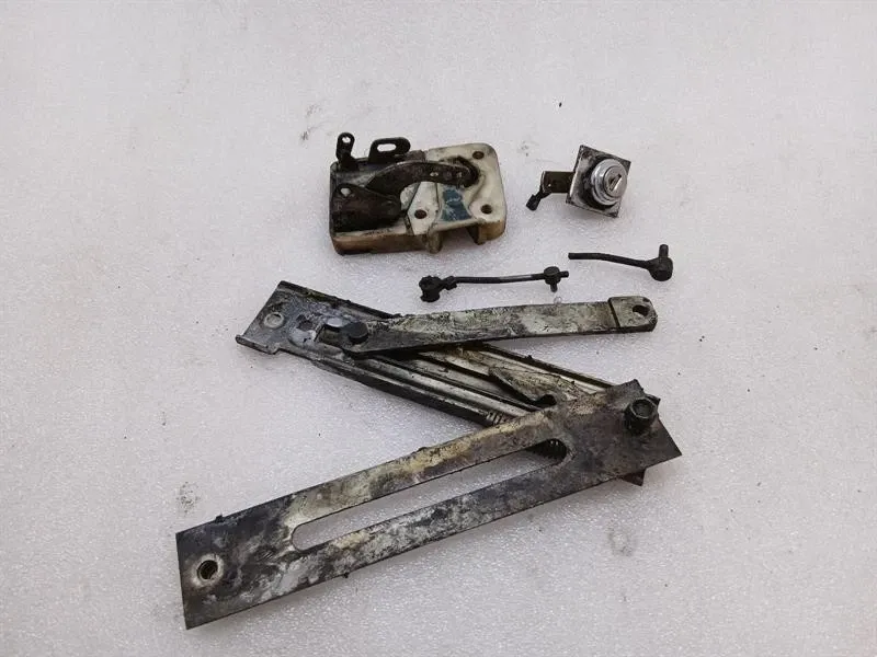 Aston Martin Vantage AM Series 3 1973-1978 Door Lock Door Lock -