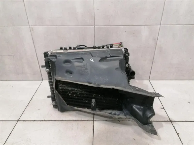 Audi R8 4S V10 RWD Right Radiator Pack 4S0121252B Right Radiator Pack -