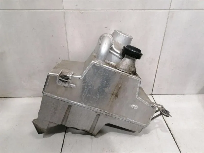 AUDI R8 TYPE 42 V10 5.2 SPYDER DRY SUMP OIL SUMP 420115373L OIL PAN-