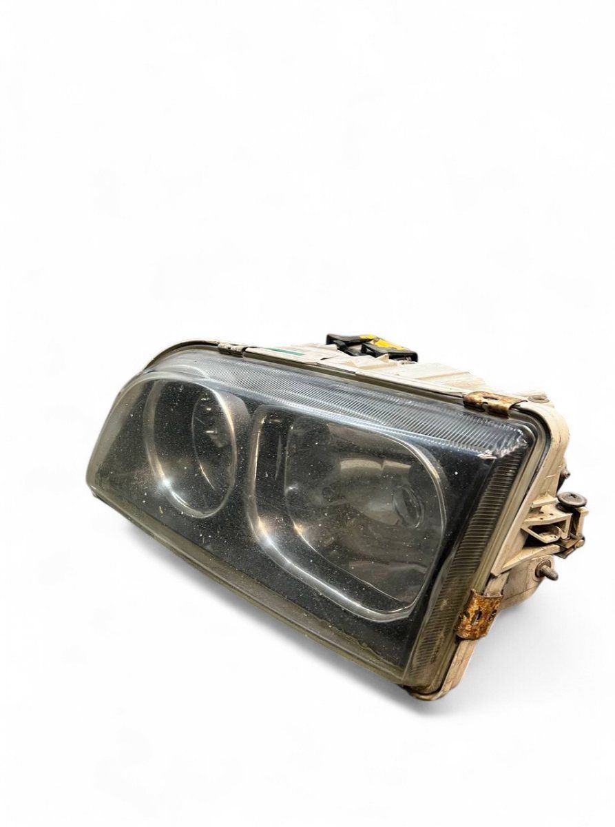 30899884 Headlight left VOLVO S40 / V40 (VS, VW) (1995-2004)