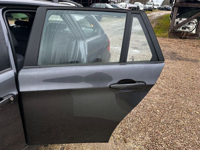 Door Rear  Left BMW 3 (E90, E91, E92, E93) (2005-2011)