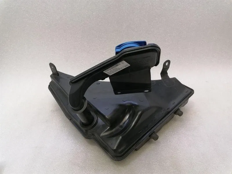 Porsche Macan 95B washer fluid reservoir 95B955451 washer fluid tank -