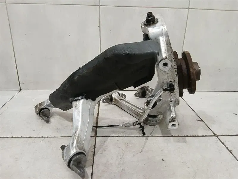 McLaren 570S Spider Left Front Hub 13B1201CP Wheel Bearing Housing Front Left -