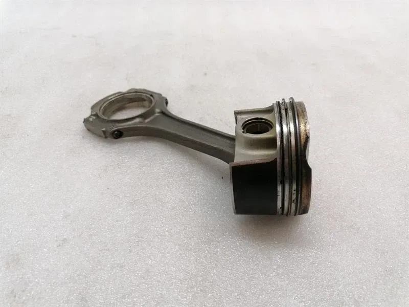 Mercedes C Class W205 C63 AMG Piston A1770300800 Pistons M177 4.0 V8-