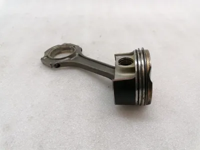 Mercedes C Class W205 C63 AMG Piston A1770300800 Pistons M177 4.0 V8-