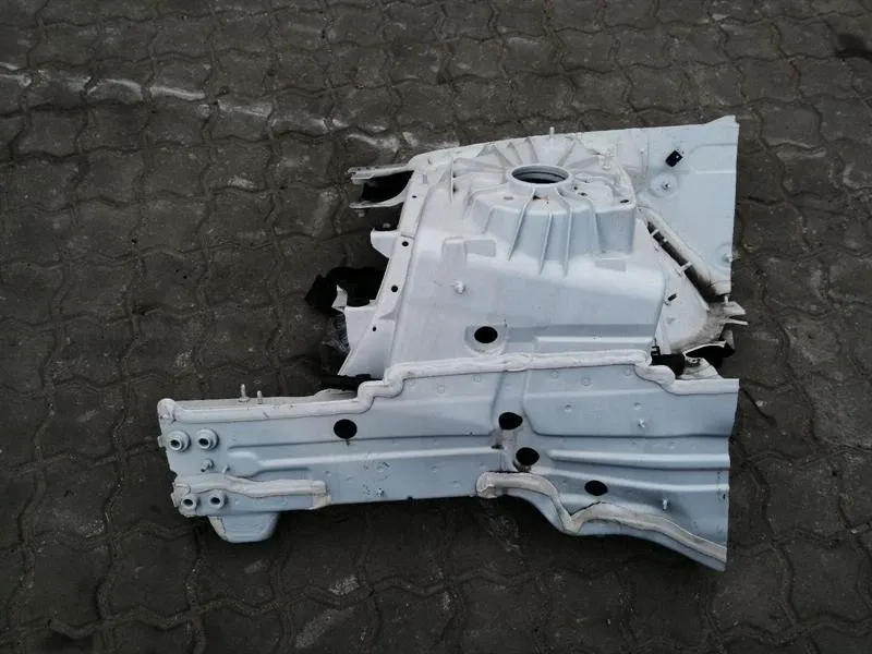 Mercedes C Class W205 Right Front Chassis Leg A2056208800 Right Front Wheel Arch-