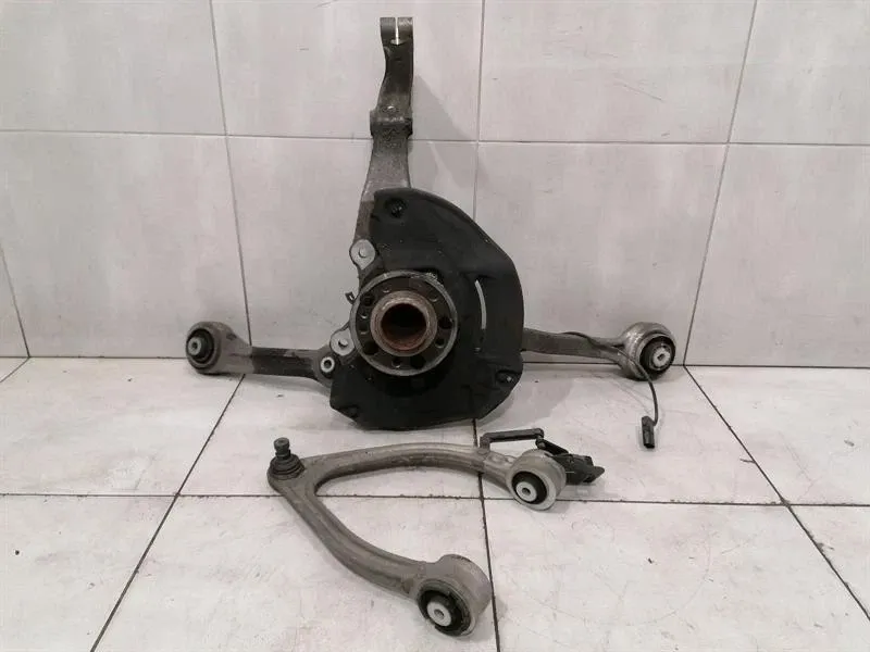 Mercedes S-Class W222 Right Front Hub A2223322001 Wheel Bearing Housing Front Right-