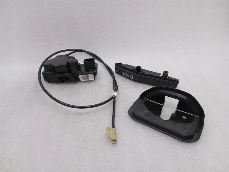 Chevrolet Corvette C7 Grand Sport Door Lock Right 84293824 Door Lock -