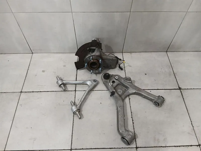 Corvette C7 Grand Sport Left Front Hub 84506878 Wheel Bearing Housing Front Left SET-