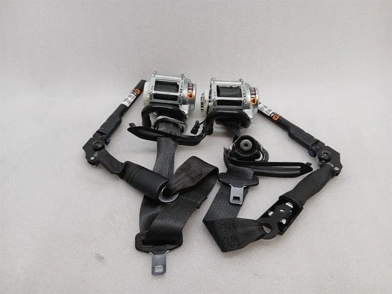 Corvette C7 Grand Sport Front Seatbelt Set 84256827 Seat Belt Strap Front -