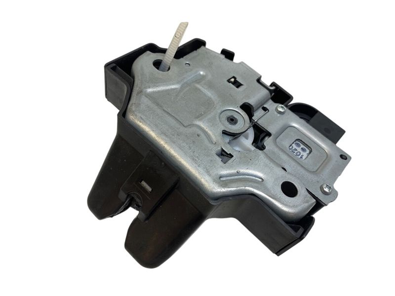 6460024040 Bootlid / tailgate lock LEXUS RC (XC10) (2014-)