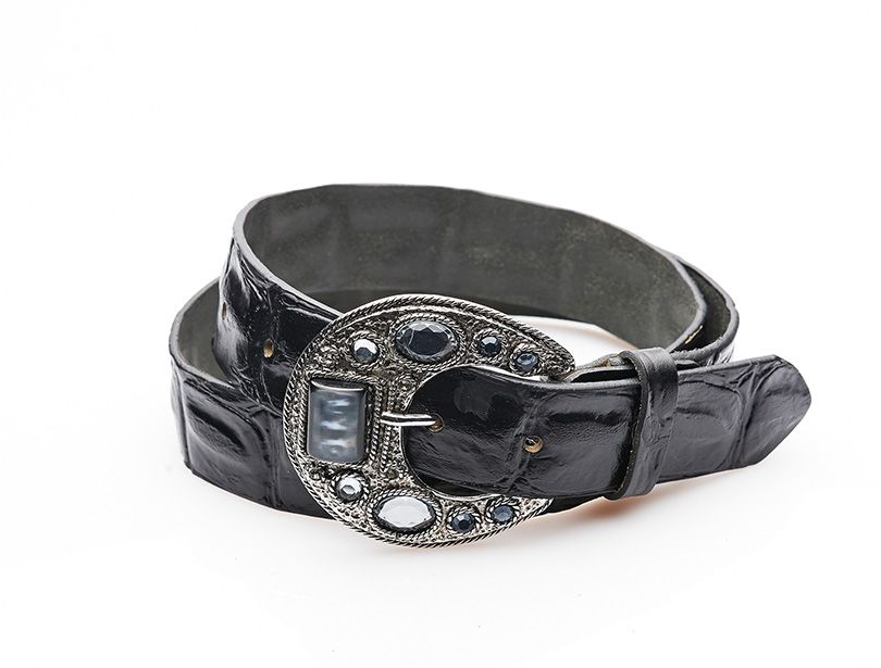 Incrustée – Cristaux Swarovski gris et noirs