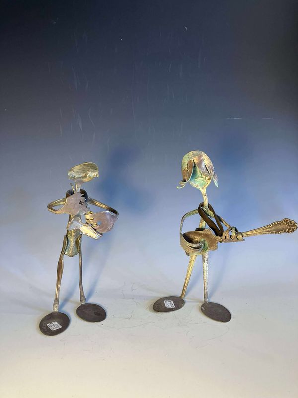 Saxophone & Guitar Men