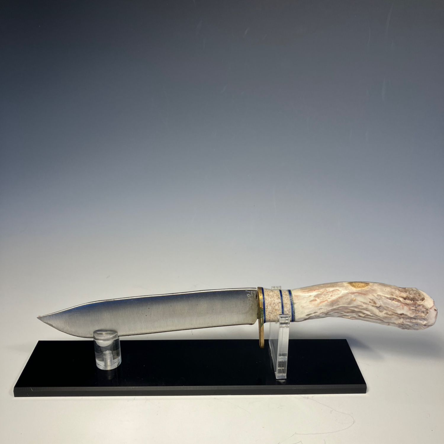 Knife with Deer Antler Handle (1 of 9)