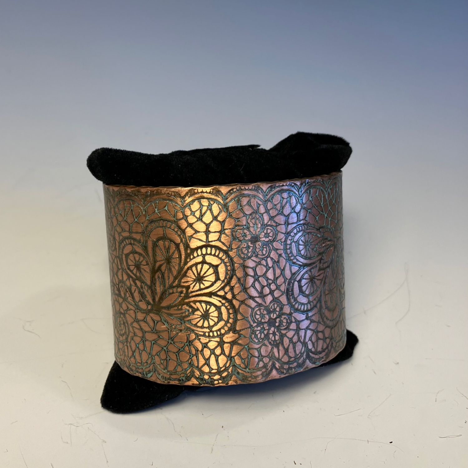 Bracelet with Turquoise Flower Design