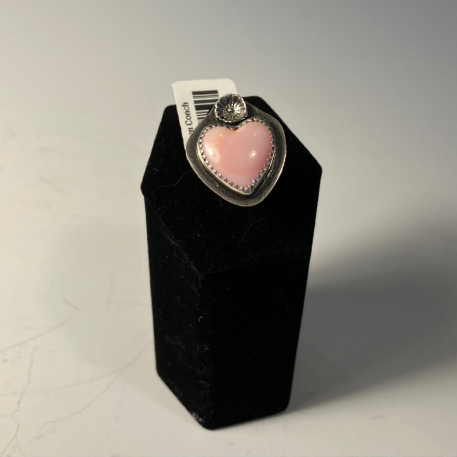 Queen Daisy Conch Ring