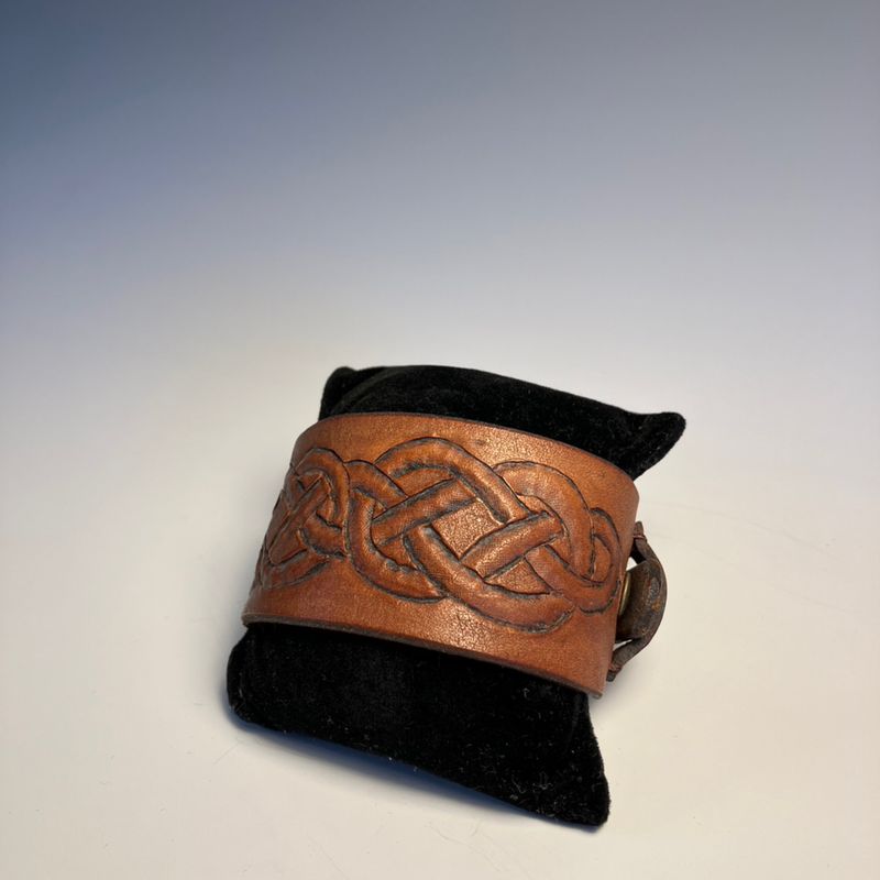 Braid Knot Design Leather Bracelet