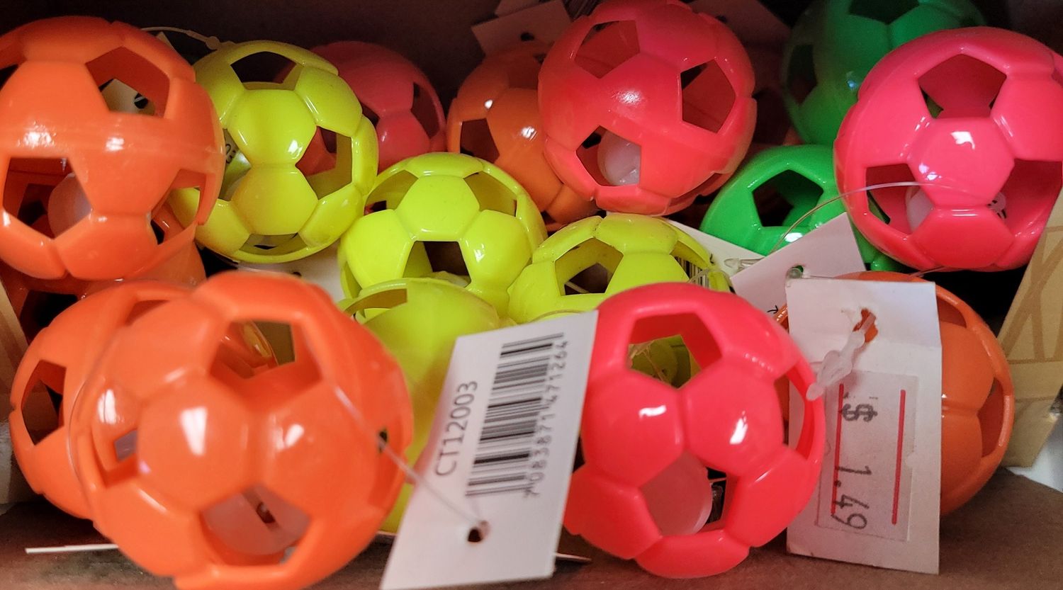 Lattice Ball &amp; Bell Cat Toy