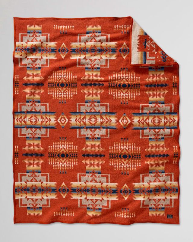 PENDLETON CHIEF JOSEPH JACQUARD BLANKET ROBE