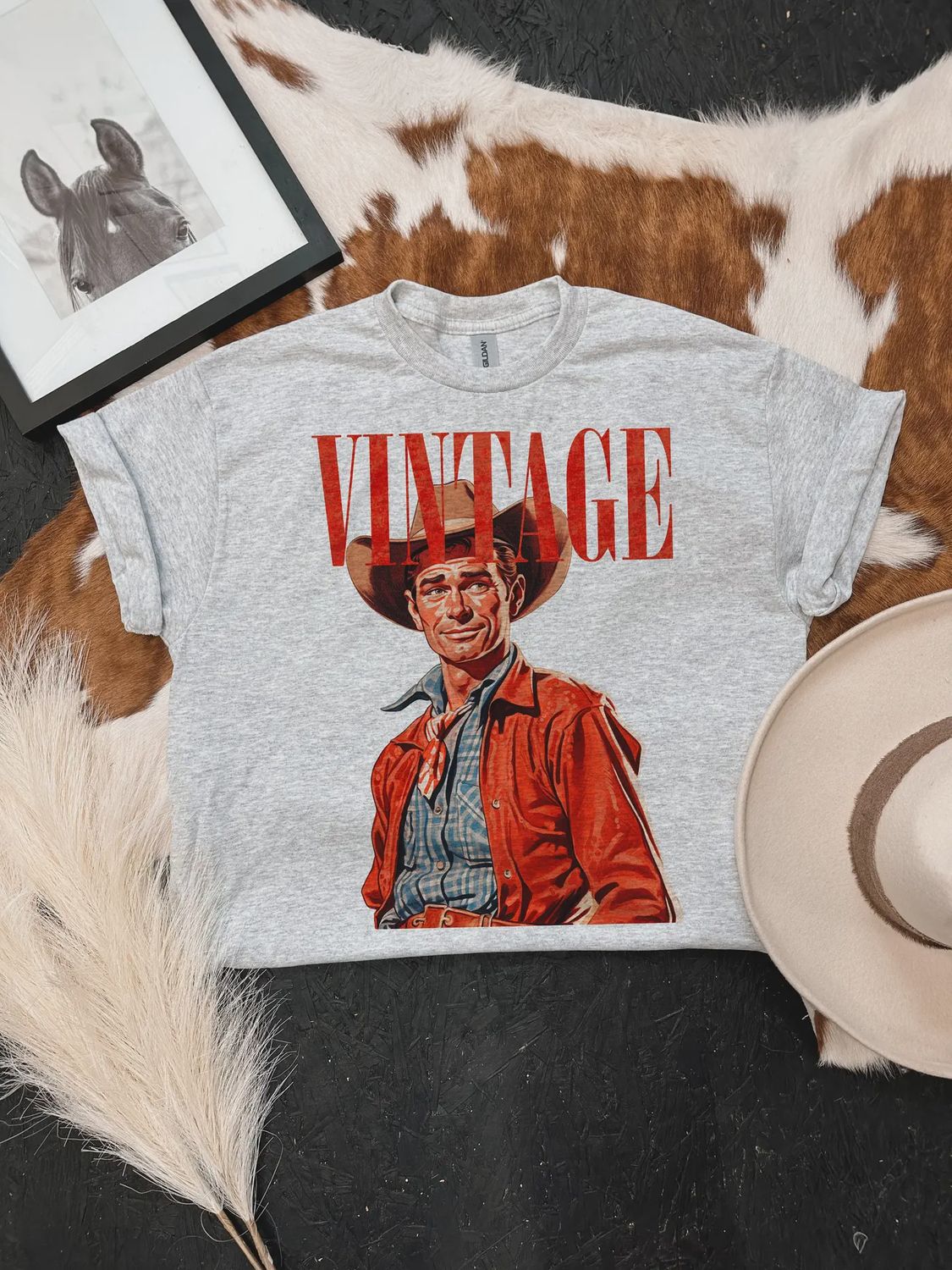 THE WALKING A WOMEN'S VINTAGE COWBOY GRAPHIC TEE  - ASH GREY