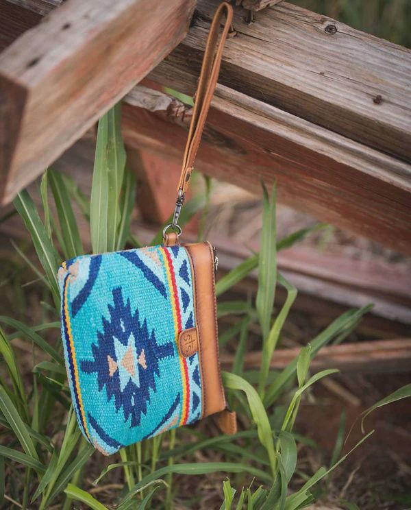STS RANCHWEAR MOJAVE SKY COSMETIC BAG