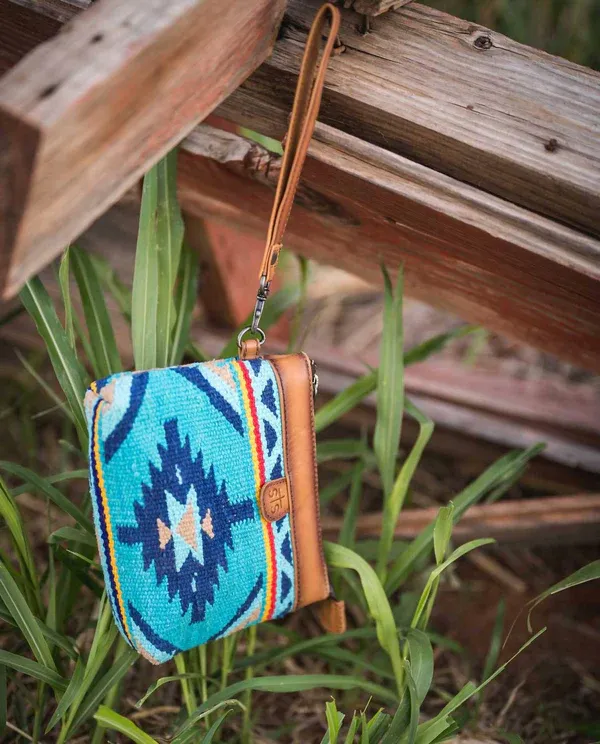 STS RANCHWEAR MOJAVE SKY COSMETIC BAG