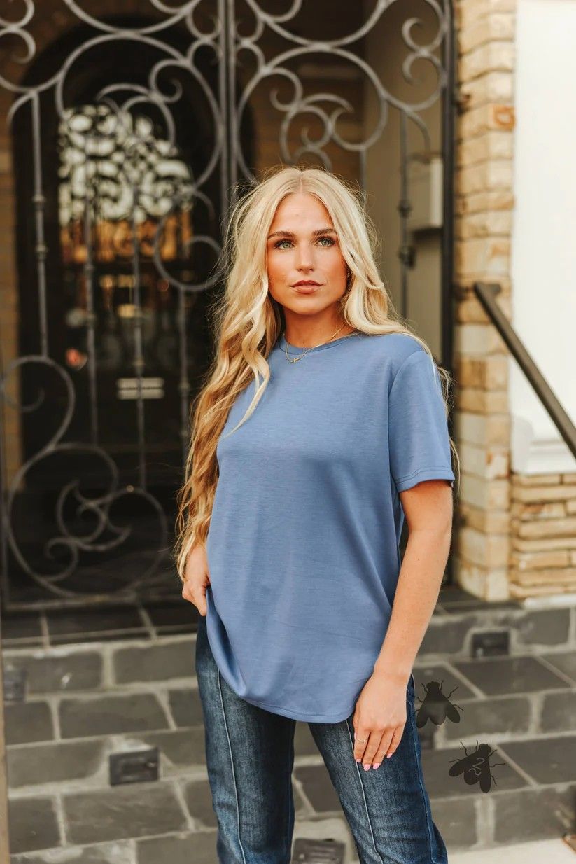 2 FLY CO. WOMEN'S CLOUD BASIC FREE TEE
